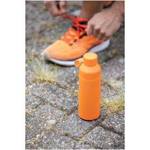 Load image into Gallery viewer, Ocean Bottle 500 ml vacuum insulated water bottle — lifestyle