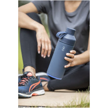 Load image into Gallery viewer, Big Ocean Bottle 1000 ml vacuum insulated water bottle — lifestyle