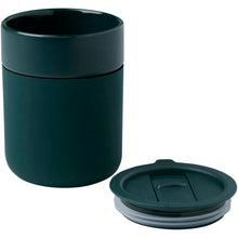 Load image into Gallery viewer, Java 330 ml ceramic tumbler with silicone wrap and plastic lid — Green (detail)