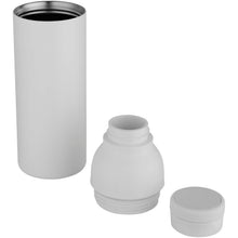 Load image into Gallery viewer, Illuminate 650 ml RCS recycled stainlesss steel double wall insulated water bottle — White (detail 2)