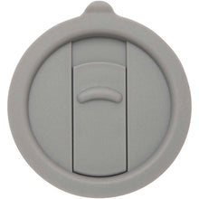 Load image into Gallery viewer, Carter 450 ml ceramic mug with plastic lid — Grey (detail 2)