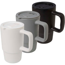 Load image into Gallery viewer, Carter 450 ml ceramic mug with plastic lid — group