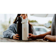 Load image into Gallery viewer, LARQ PureVis™ 2.0 1000 ml water bottle — lifestyle