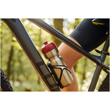 Load image into Gallery viewer, Mepal Pull 800 ml stainless steel sport bottle — lifestyle