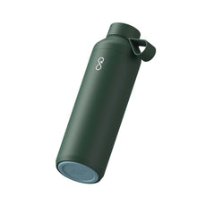 Load image into Gallery viewer, Ocean Bottle Peak 710 ml water bottle — Forest green (detail)