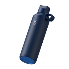 Load image into Gallery viewer, Ocean Bottle Peak GO 710 ml recycled stainless steel water bottle — Ocean Blue (detail 2)