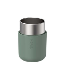 Load image into Gallery viewer, Mepal Ellipse 300 ml coffee-to-go mug  — Sage green (detail)