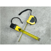 Load image into Gallery viewer, Rule 3-metre RCS recycled plastic measuring tape — lifestyle