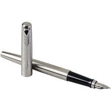 Load image into Gallery viewer, Parker Jotter stainless steel fountain pen (blue ink) — Stainless steel / Chrome (detail 2)