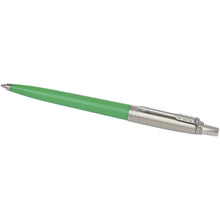 Load image into Gallery viewer, Parker Jotter Recycled ballpoint pen (black ink) — Green (detail)