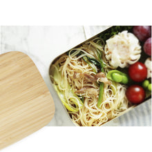 Load image into Gallery viewer, Tite 700 ml stainless steel lunch box with bamboo lid — lifestyle