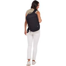 Load image into Gallery viewer, Case Logic Invigo 15.6" backpack 21L — lifestyle