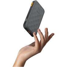 Load image into Gallery viewer, Xtorm FS510 Fuel Series 10.000 mAh 20W power bank — Midnight Black (detail)