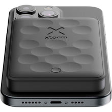 Load image into Gallery viewer, Xtorm FS5W051 5.000 mAh magnetic wireless power bank — Black (detail 2)