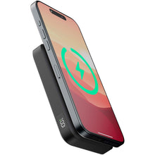 Load image into Gallery viewer, Xtorm FS5W101 10.000 mAh magnetic wireless power bank — Black (detail)