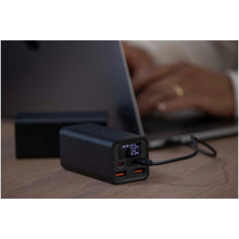 Load image into Gallery viewer, Acamar 20.000 mAh 70W recycled aluminium laptop power bank — lifestyle