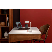 Load image into Gallery viewer, Kooduu Fokus portable lamp — lifestyle