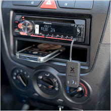 Load image into Gallery viewer, Xtorm XAWBT01 AirWave wireless audio adapter — lifestyle