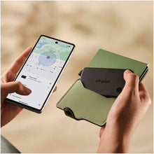Load image into Gallery viewer, Chipolo CARD tracking card — lifestyle