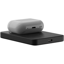 Load image into Gallery viewer, Xtorm Go2 15W 5000 mAh wireless power bank — Black (detail)