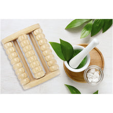Load image into Gallery viewer, Venis bamboo foot massager — lifestyle