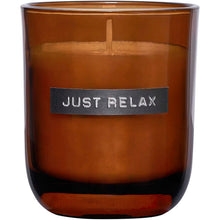 Load image into Gallery viewer, Wellmark Discovery 250 ml hand soap dispenser and 150 g scented candle set — Maroon (detail)