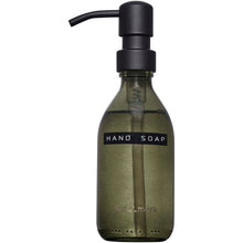 Load image into Gallery viewer, Wellmark Discovery 250 ml hand soap dispenser and 150 g scented candle set — Black (detail 2)