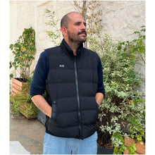 Load image into Gallery viewer, SCX.design G01 heated bodywarmer with power bank — lifestyle