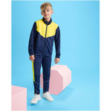 Load image into Gallery viewer, Evans 225 g/m² kids tracksuit — lifestyle