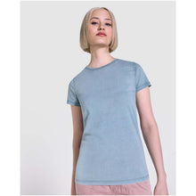 Load image into Gallery viewer, Fiyi 180 g/m² short sleeve women's t-shirt — lifestyle