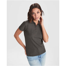 Load image into Gallery viewer, Pegaso Premium 220 g/m² short sleeve women's polo — lifestyle